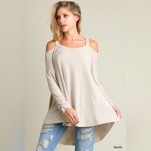 Umgee long sleeve off shoulder top small
